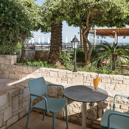 Caldera Village 4*