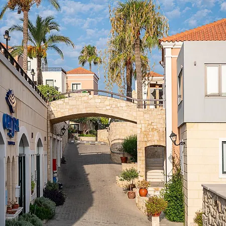 Caldera Village 4*